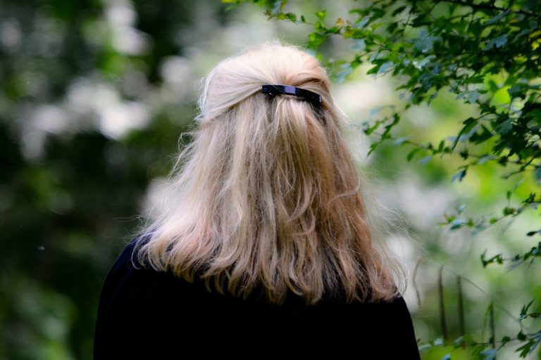 Tie And Dye Blond Polaire Le tie and dye blond polaire : Tout ce que vous devez savoir sur cette